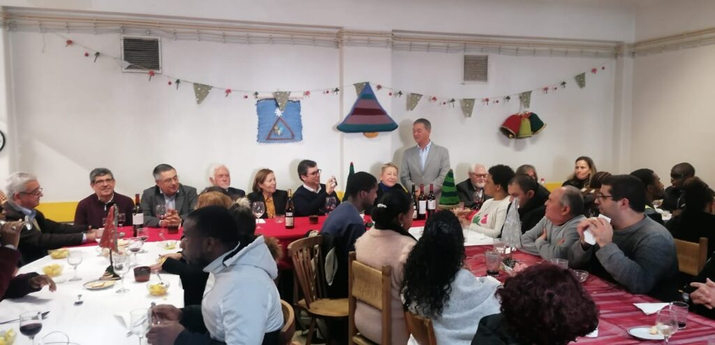 Fotografia do Refeitório durante o almoço de Natal 2025